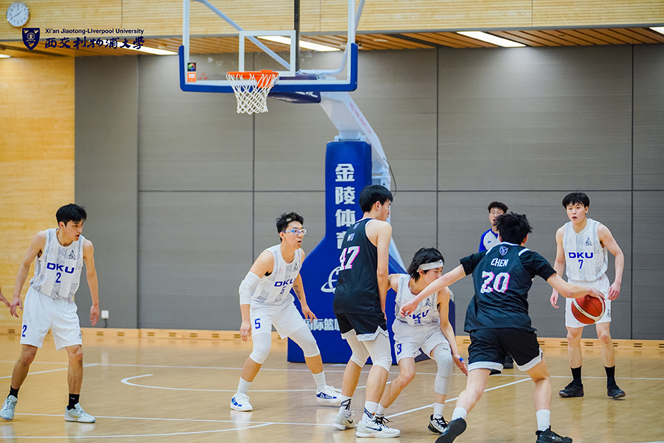 英超-维尔茨造乌龙范迪克致丢球 利物浦1-1桑德兰